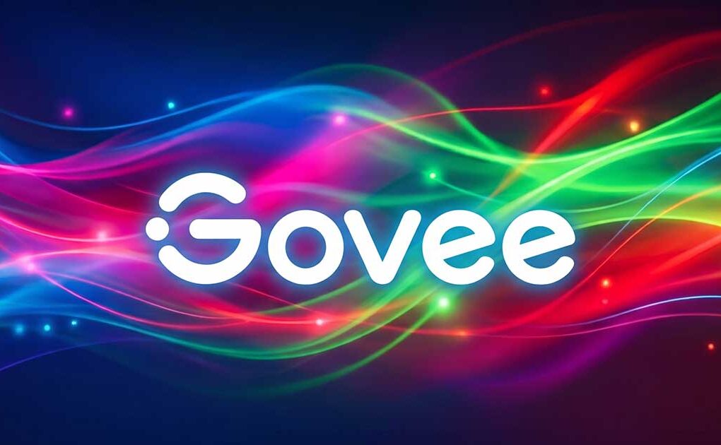 Logo Govee illuminato su sfondo astratto con scie luminose multicolore RGBIC per luci smart