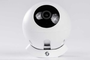 immagine di shelly camera white su sfondo bianco