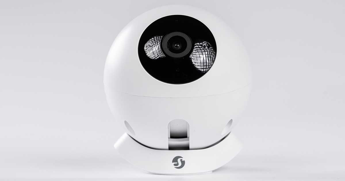 immagine di shelly camera white su sfondo bianco